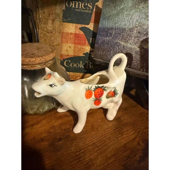 No Brand Other - Vintage porcelain Strawberry Cow Creamer